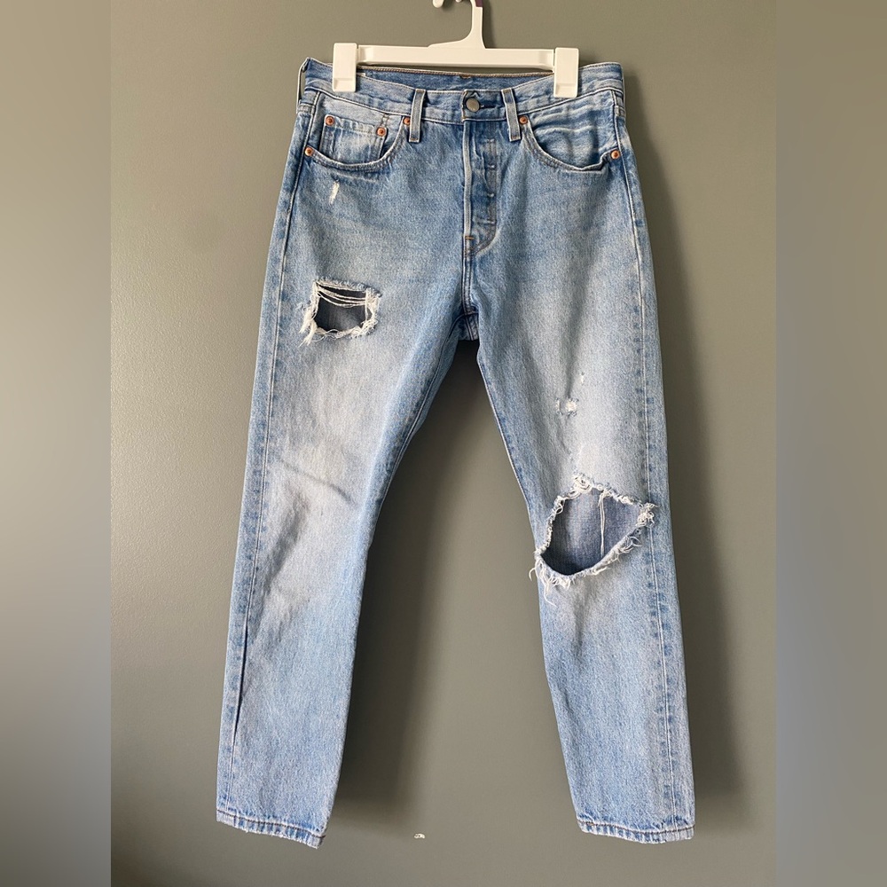 Levi’s Premium 501 S Button Fly Womens Stonewash Jeans Big E Distressed 28x28